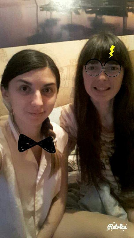 Viktoria_Chayka's tweet photo. Віка Потер і філосовський бармен :D https://t.co/1x35BbbXDp