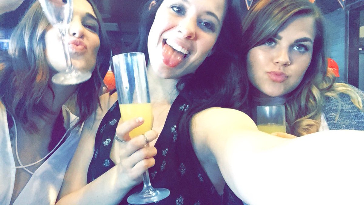 reneewes18's tweet photo. Yesterday was wild...
Never have i blacked so hard in my life...#welcometo22 https://t.co/V1fMMEMjwi