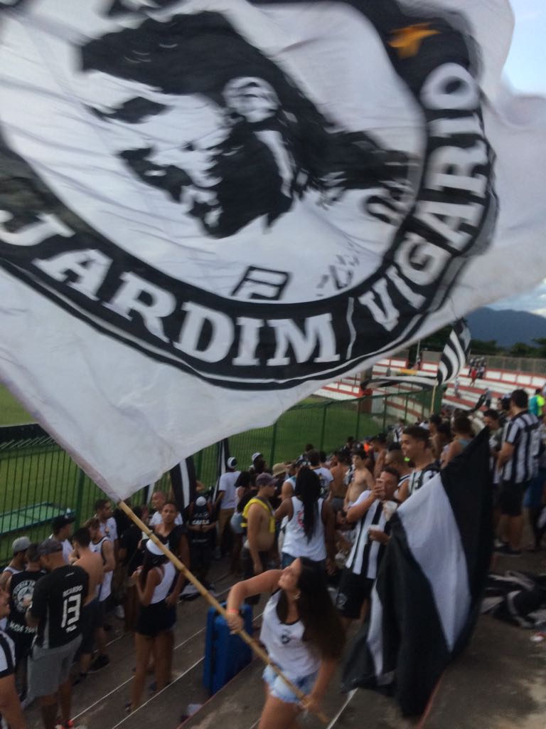 jardimevigario's tweet photo. SEMPRE EM APOIO AO BOTAFOGO ⚪⚫⭐
SEJA ONDE FOR VOU TE VER JOGAR, SEJA NA VILA SEJA NO MINEIRÃO 🎵
#LOUCOSJD_VG https://t.co/LRa843oco3
