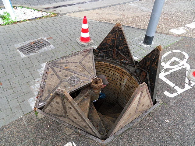 何とも奇抜なデザインwドイツのマンホールがカッコイイwww