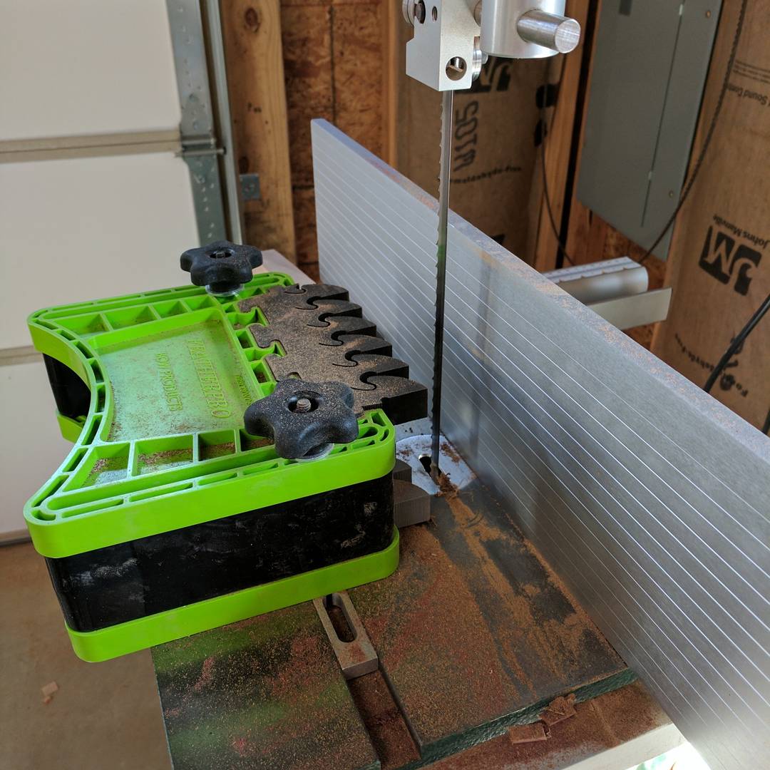 dvanwoodworking's tweet photo. My resaw setup on my Grizzly bandsaw. Tall fence, WoodSlicer blade, FeatherPro stacked feather boards #HighlandWoodworking #FeatherPro #wood https://t.co/dgUnqRyaJz