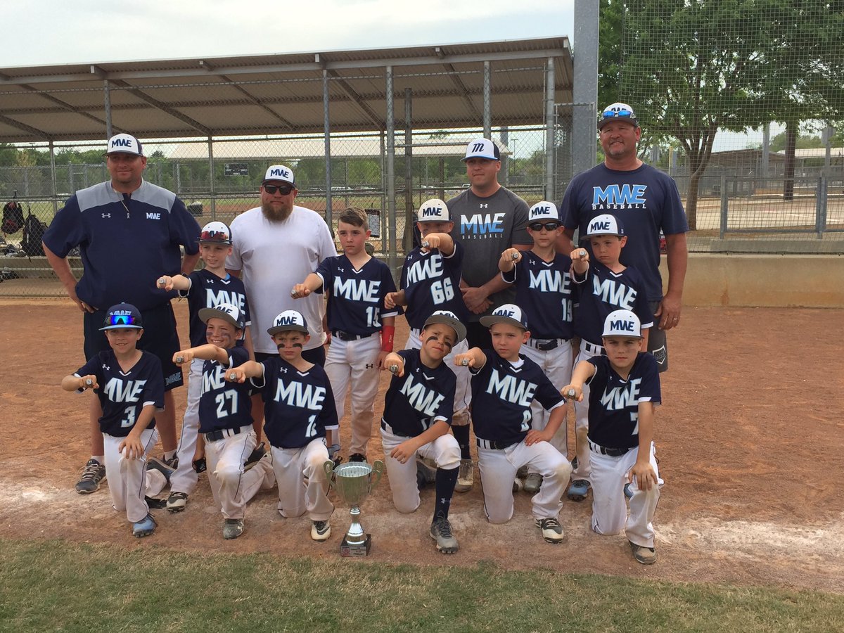 JilliMack2's tweet photo. It was a long but fun weekend! #7ismine 💙⚾️ https://t.co/IXMSheISeH