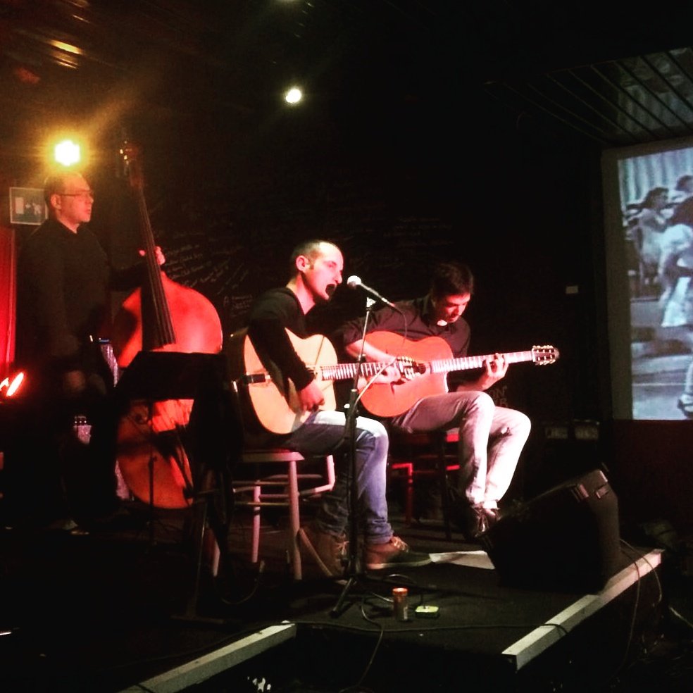 RadicalGipsy's tweet photo. #serata eccezionale di #swing al #cottonclub #roma #jazzmanouche #djangoreinhardt #gipsyjazz #radical #gipsy @mattbranca @Romalive @ElleD24 https://t.co/N5AXokyVM3