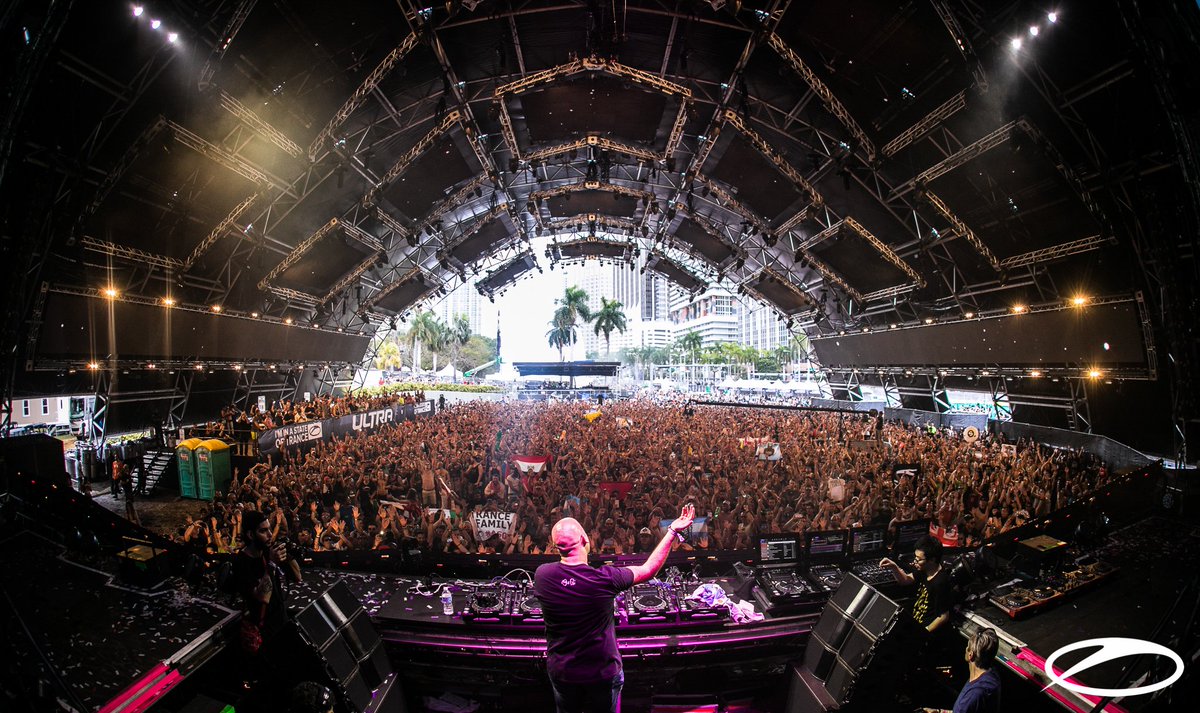 alyandfila's tweet photo. Thanks Ultra! #ASOTMIA https://t.co/YOYnUnaMld