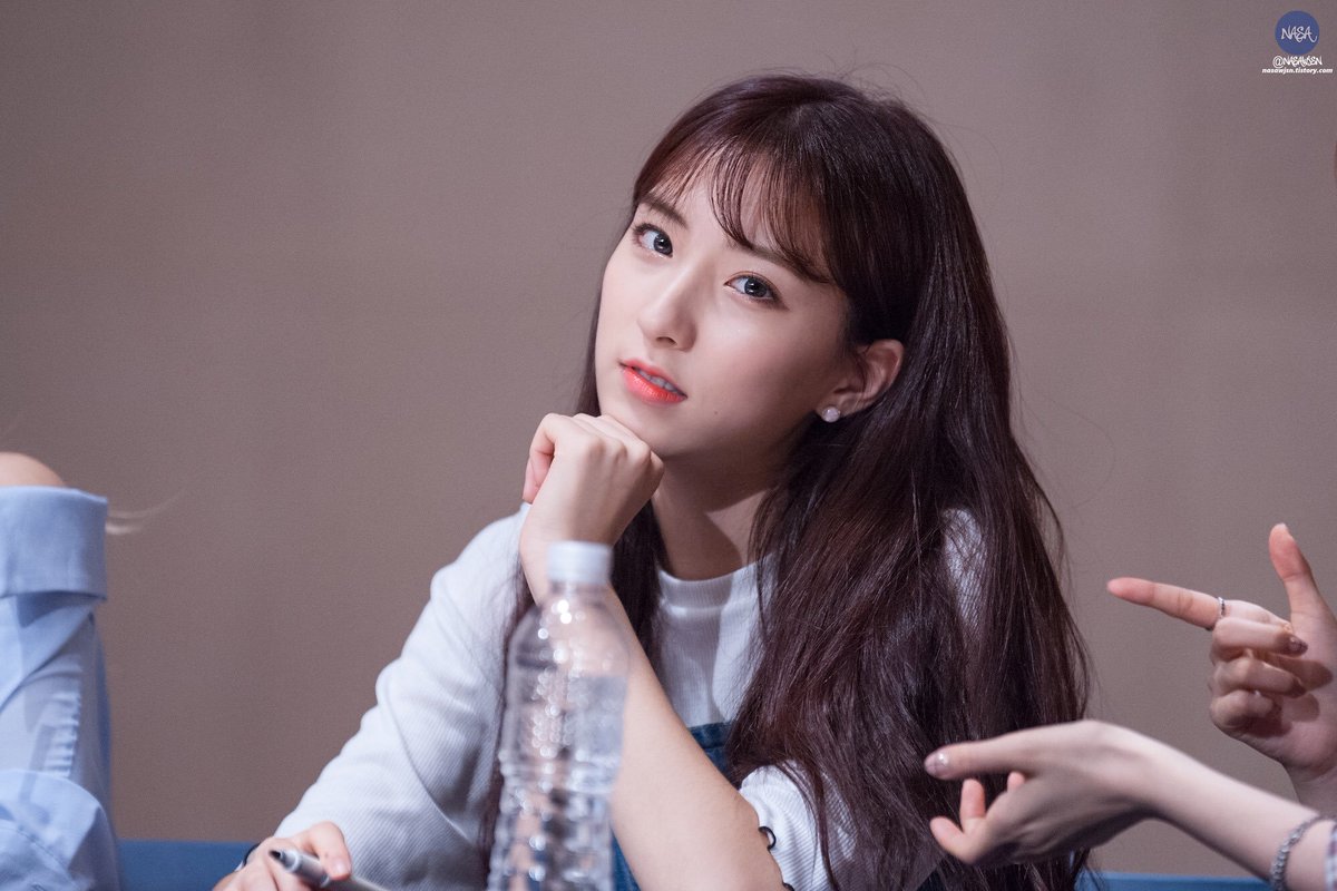 girldolsinwhite's tweet photo. eunseo ♡ wjsn https://t.co/KD42xU7Vb4