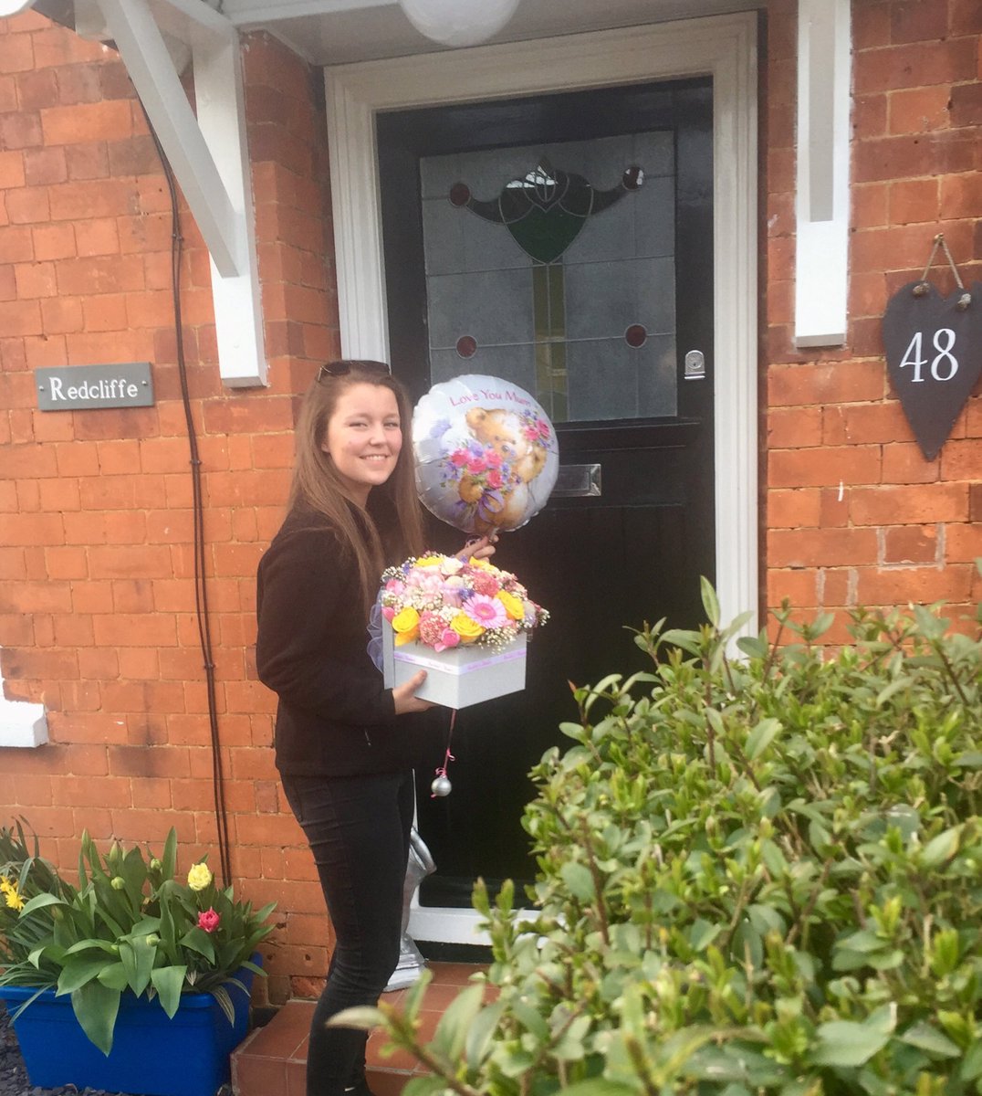 HardingFlowers's tweet image. Today's final delivery was to an extra special mummy/nana, because she is ours ❤💕🌺💐
