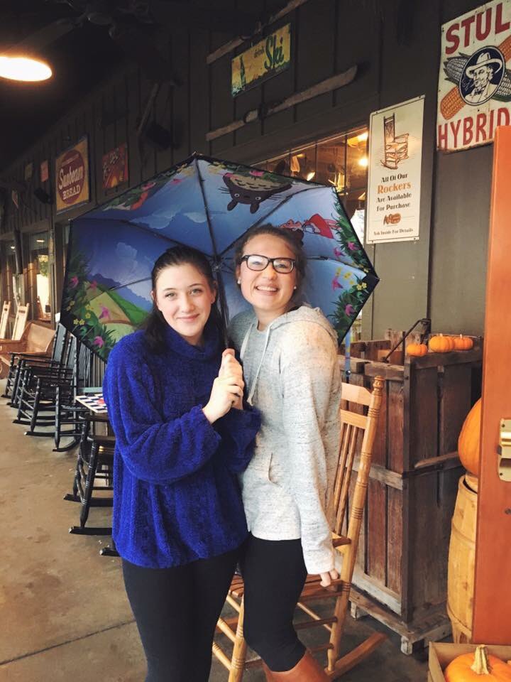 bb8sley's tweet photo. I hope this sunflower has the best Taylor Swift birthday. Climb many things for me in Utah my sweet. #lessoninleavin #22 ๐ @allison_yvette https://t.co/H1CoxzkVH3
