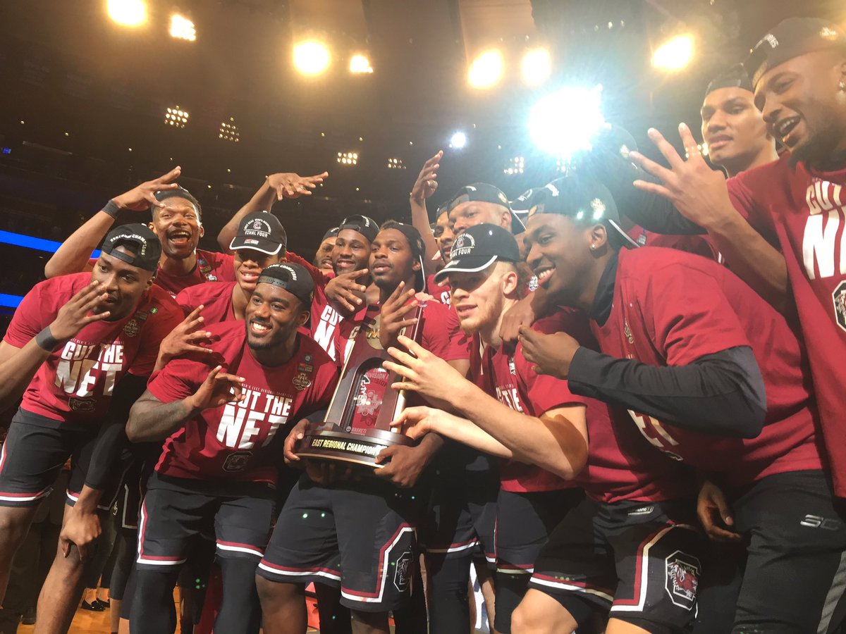 EmilyMiles_PR's tweet photo. This! 🏀🐔 #Gamecocks #FinalFour https://t.co/VvZWXMfioJ