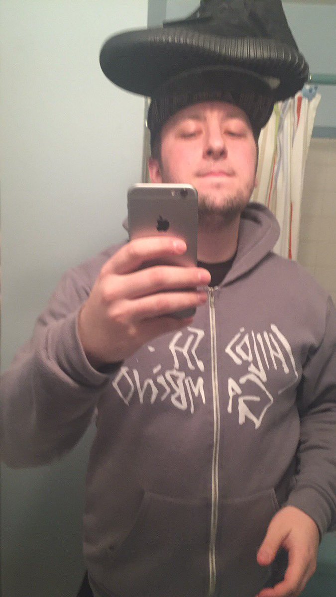 DebateYaGranny's tweet photo. is #AverageGuyTwitter a thing yet? https://t.co/E5LRaxyj3s