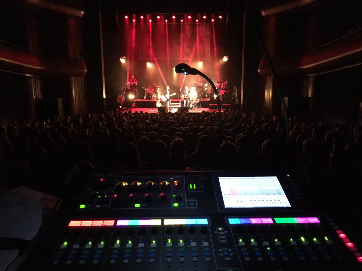 gareth2405's tweet photo. @allen_heath GLD80 on tour with @derekryanmusic in @NatOperaHouse Ireland #thisismetour https://t.co/BIg1h1s0vt