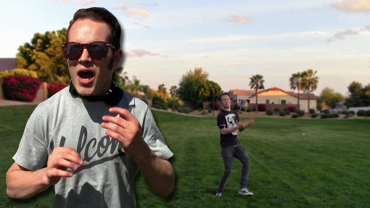 4FTMAFIA's tweet photo. Playing Sports With A Shock Collar #shockcollar #stunt #youtube #taser #wtf https://t.co/ZoK6dTh74k https://t.co/ijvR904bJt