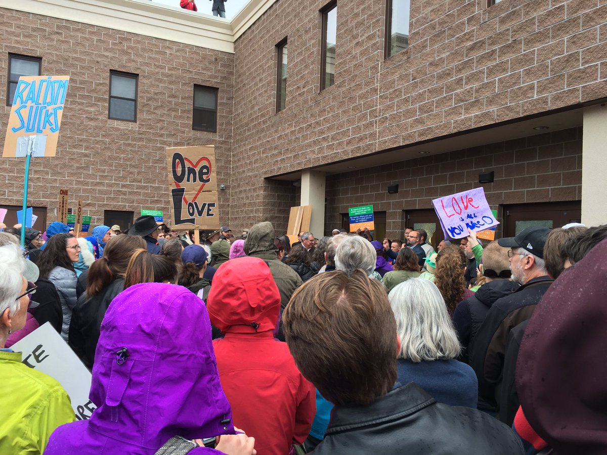 mandymmcneil's tweet photo. Peace be upon you. Standing with our Neighbors at the Islamic Center of Fort Collins https://t.co/orrj3RErqg
