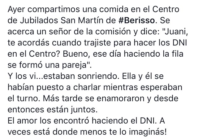mincarelli_juan's tweet photo. Ella y él se habían puesto a charlar mientras esperaban el turno del #DNI. Más tarde se enamoraron y desde entonces están juntos. #Berisso https://t.co/VbpMvTlNQz