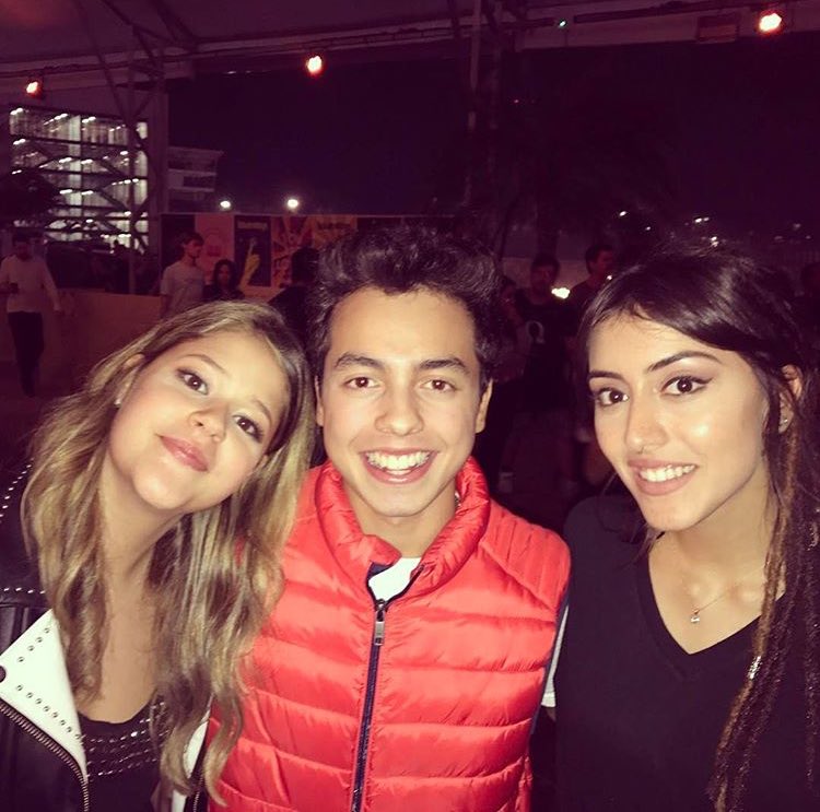 Tantos outros lugares pra gente se encontrar , nos vimos no Lolla 😂Sempre bom te ver Majuu ❤️ <a href="/majutrindade/">ؘ</a>