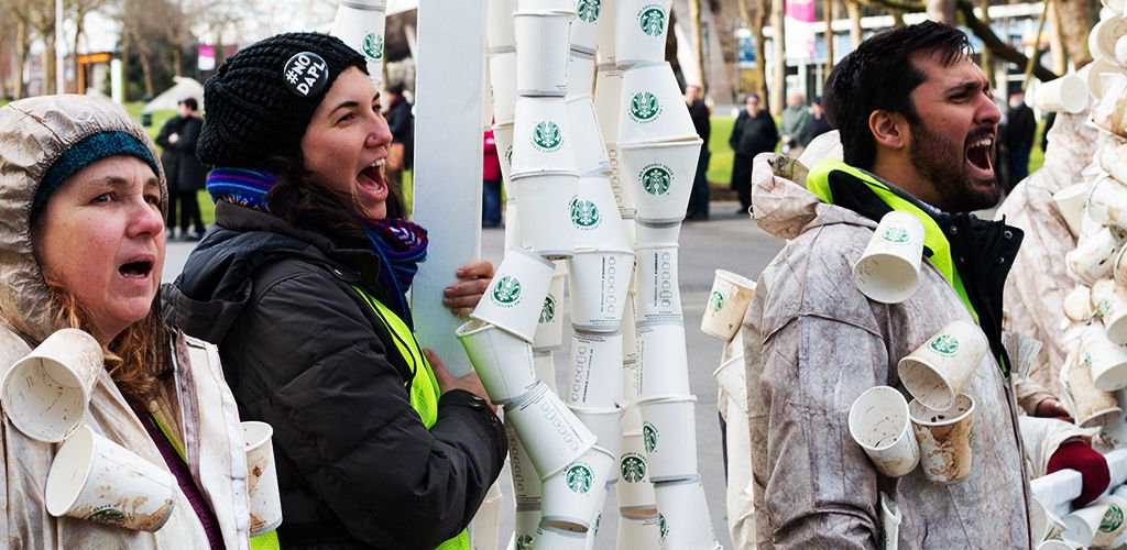 sbbettercup's tweet photo. Watch what happened when we unleashed our giant #bettercup monster at the @Starbucks annual shareholder meeting... https://t.co/t5jeBAplxy https://t.co/VveVHnlDBV