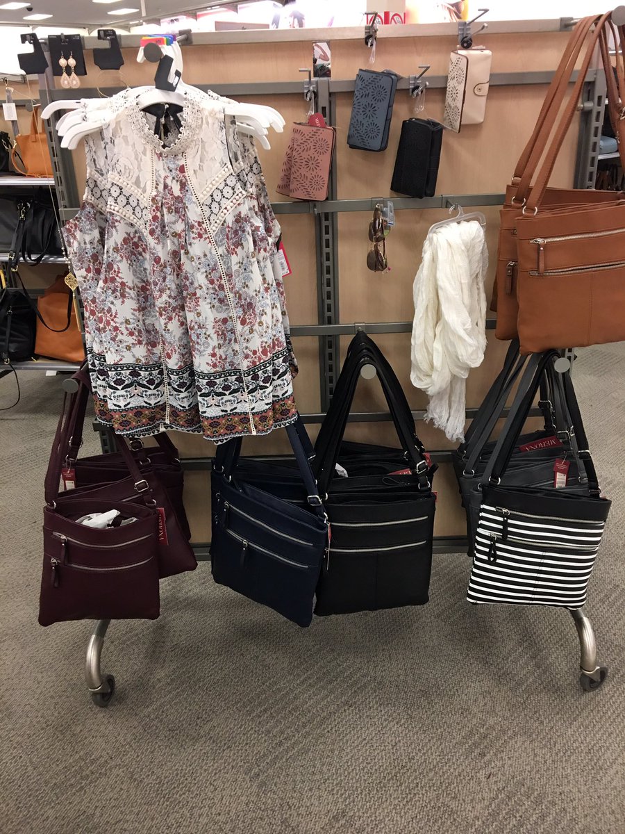 Stephanie131685's tweet photo. Lots of fun playing in accessories this weekend @T2586! #funwithfashion #itsalreadysellingdown https://t.co/1DpdVlpD3i