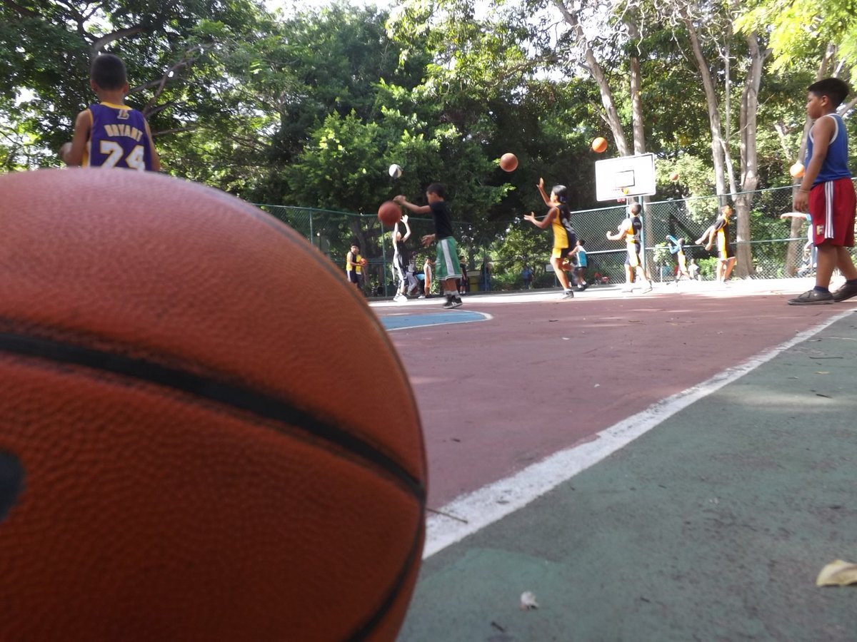 EscuelaDbasketC's tweet photo. Somos la nueva generación de soñadores, somos los que queremos ser grandes, somos los que llegaremos lejos,somos la @EscuelaDbasketC https://t.co/xKro1e29ok