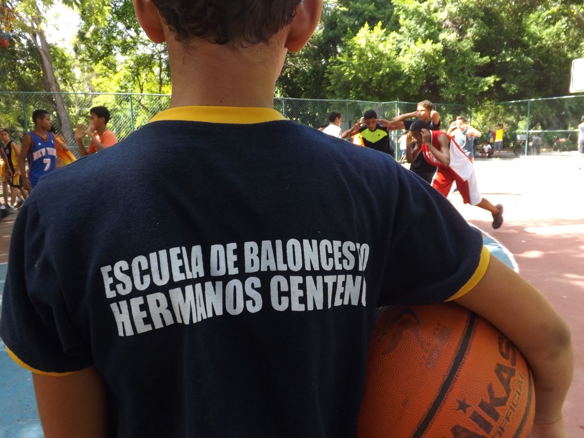 EscuelaDbasketC's tweet photo. Somos la nueva generación de soñadores, somos los que queremos ser grandes, somos los que llegaremos lejos,somos la @EscuelaDbasketC https://t.co/xKro1e29ok