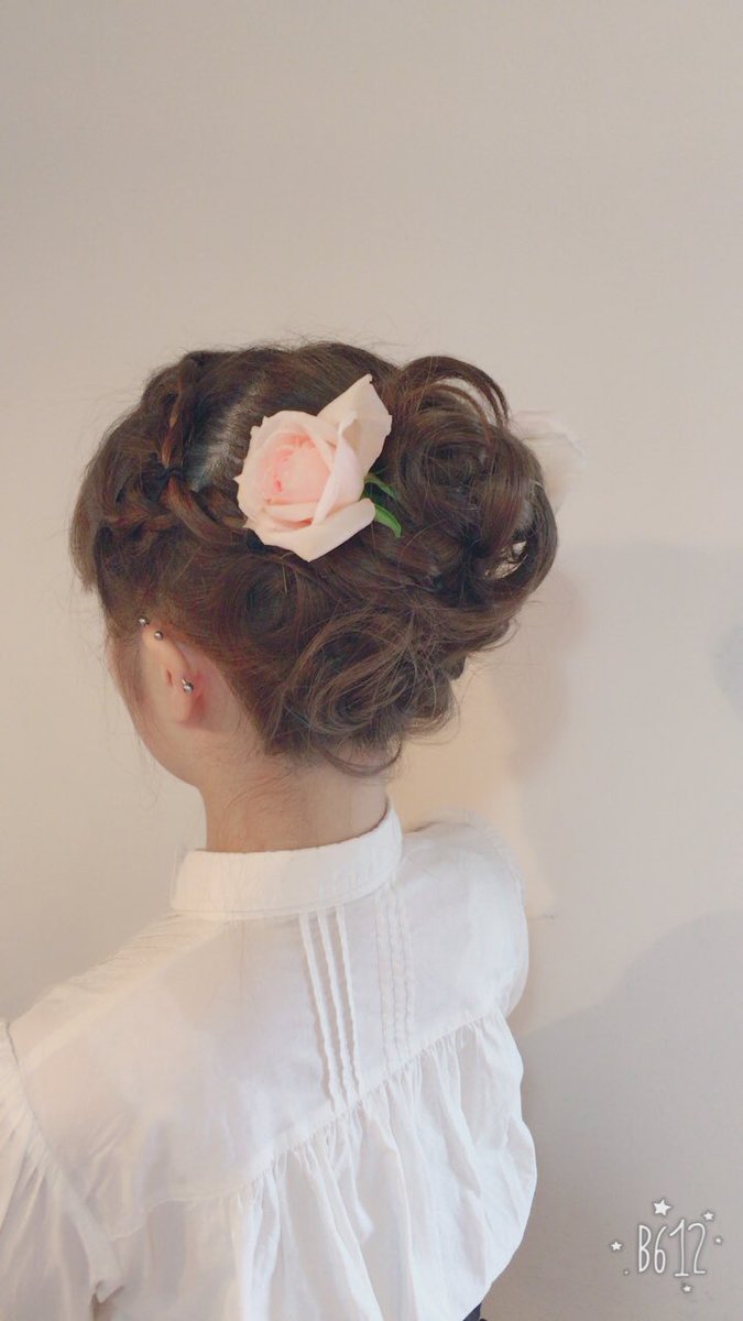 生花の髪飾り 生花の髪飾り
