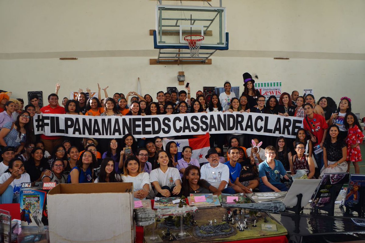 TMI_Panama's tweet photo. #FILPanamaNeedsCassandraClare @cassieclare @capalipty ❤ https://t.co/Lqf7efYk9H