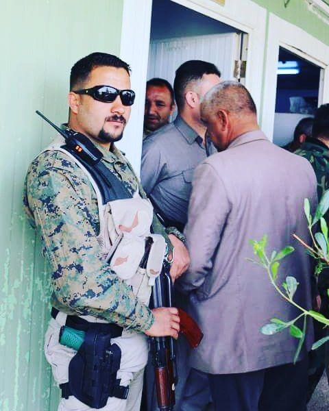 #كـم_أعـشـق_ذلـك_الـسـؤال
#عـنـدمـا_يـسـألـونني_مـن_أي
#بـلد_أنـت_فـ_أجـيـب_وبـكـلّ
#فـخـر انا ((عراقي))