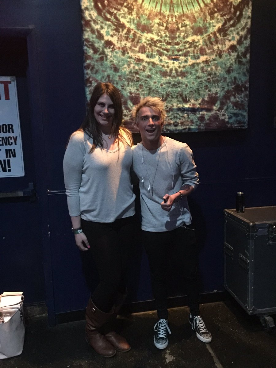 FlyAwayAlexa's tweet photo. We're matching 😍 https://t.co/YYhVa7az6y