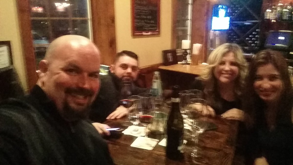 pomara_matt's tweet photo. Great way to end a weekend! @kellymgorham @BillyGorham622 @LaVolpe https://t.co/EYmYt03ZGw