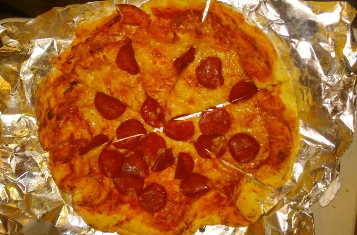 daddymack362's tweet image. #WDMV362 Radio The Turkey Pepperoni &amp;amp; Cheese didn't come out so well, but I decided to take a pic of it anyway. #GradeF...LMAO I TRY :)