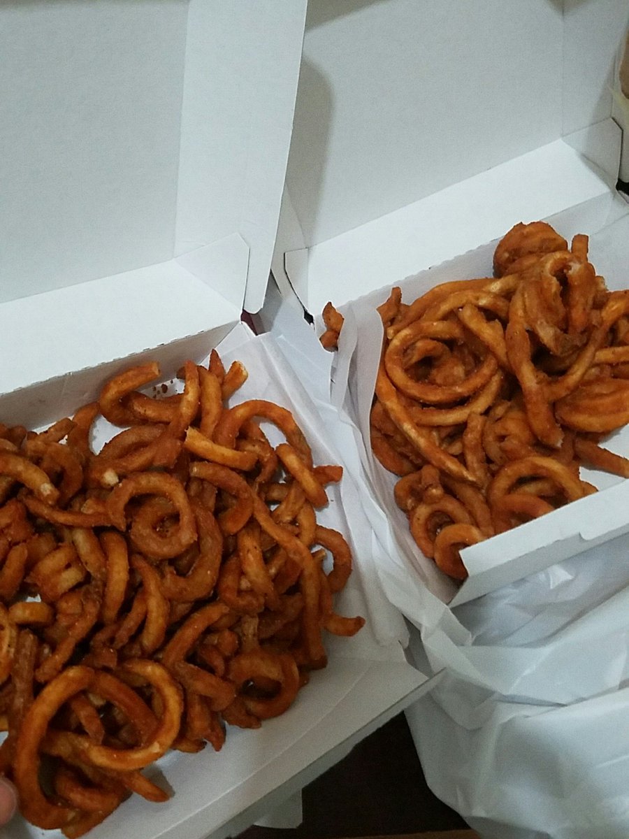 MommyRandR's tweet photo. And these fries! They may look good but they are cold & hard like they were cooked yesterday. I am so pissed off. @67burgerftgreen #67burger https://t.co/exxk3TK8IE