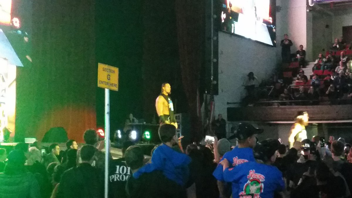MasterSH0NUFF's tweet photo. @WWEallday22 #SectionG #wwewhiteplains https://t.co/FrNeylu5wo