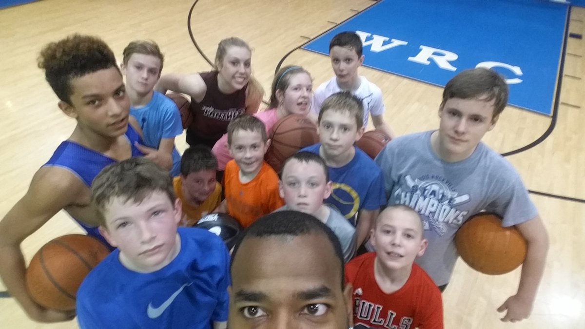 kelynblock's tweet image. 🏀🏀crew love...#MTB #MasterTheBasics #SundayFunday