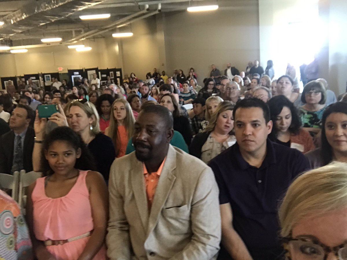 TexasYam's tweet photo. @TXarted honoring over 100 young Texas Artists today for @Youthartmonth #txYAM17 #artsmatter #youthartmonth #TAEAadvocate @NAEA @TXEart https://t.co/1b83DPQige