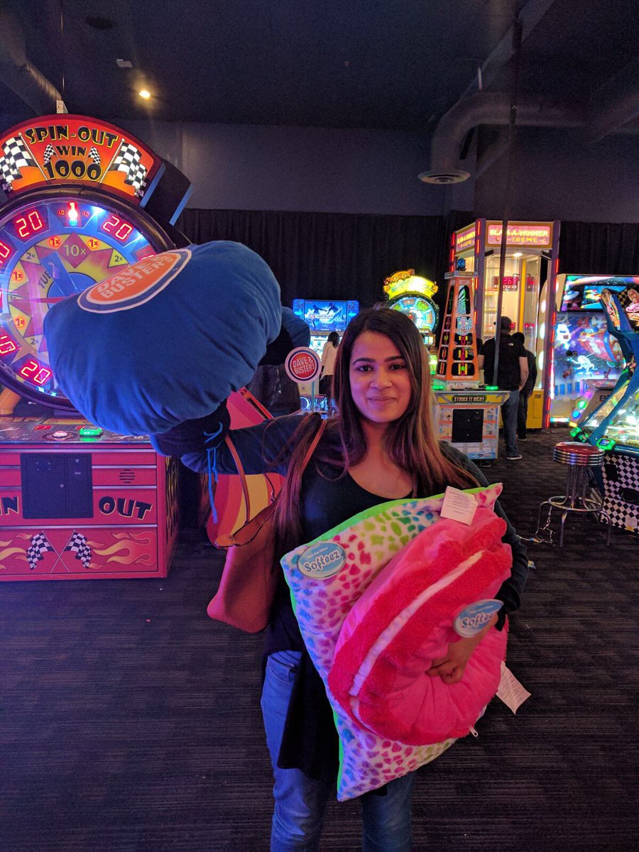 visheei's tweet photo. What a day! Enjoyed winning so many softeez playing in David busters. Oh the look in the children's eyes! https://t.co/tQMjuxaZjo
