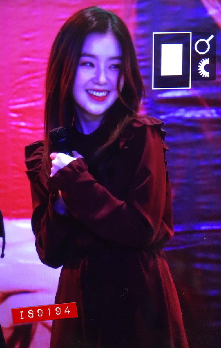 IS9194's tweet photo. (Preview) 170327 #REDVELVET_1st_inBKK Fansign #아이린 #IRENE https://t.co/tgeZW9D3aA
