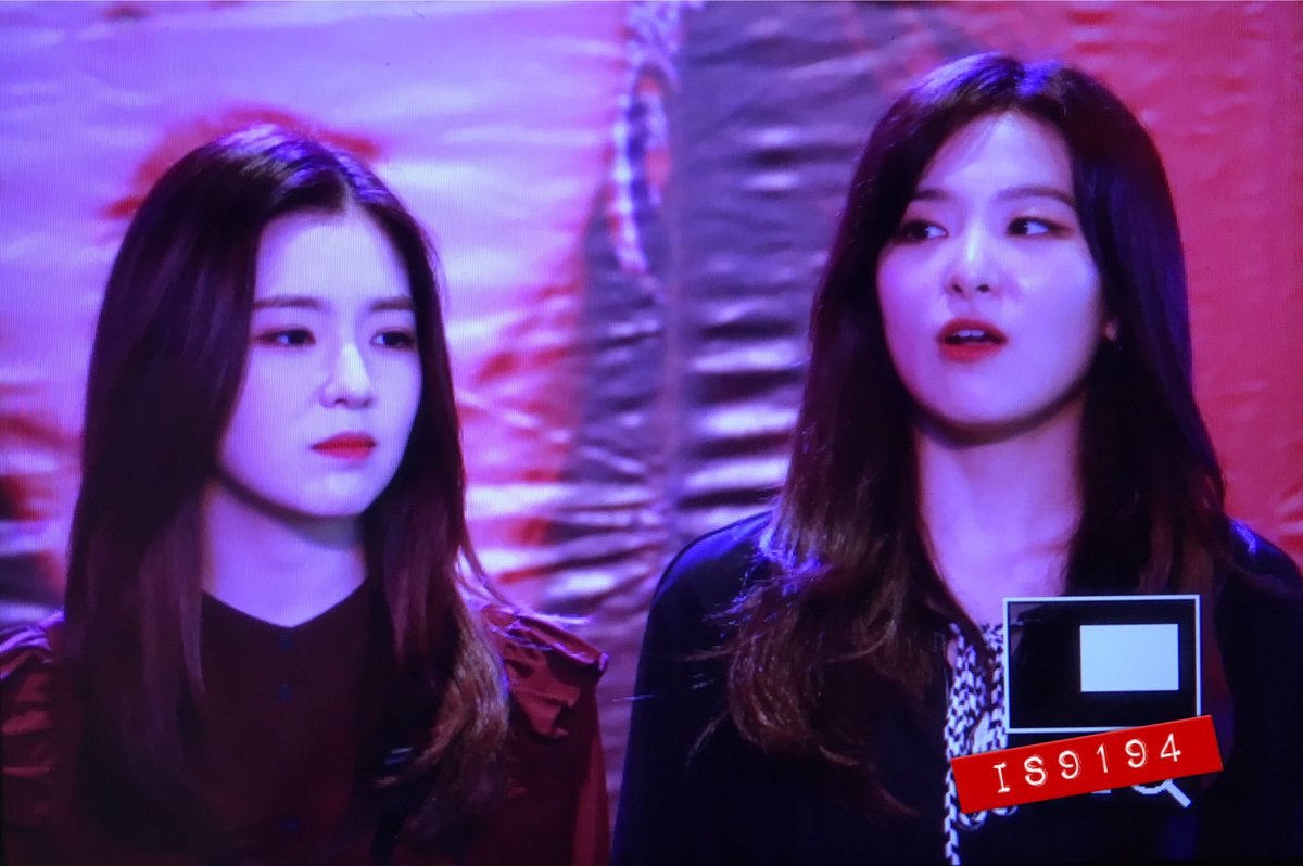 IS9194's tweet photo. (Preview) 170327 #REDVELVET_1st_inBKK Fansign #아이린 #IRENE #슬기 #SEULGI #SeulRene https://t.co/I1R2IByGeS