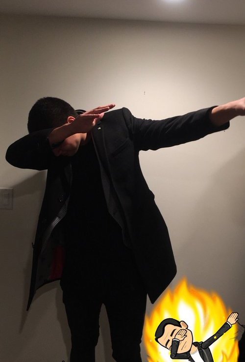 AEROSMllTH's tweet image. Look at my dab, bitch dab