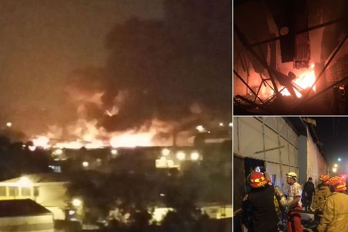 prensa_libre's tweet photo. .@bomberosmuni siguen trabajando con la cruz roja para sofocar el incendio en la 30 calle final z 3, en recicladora. https://t.co/r9F9lnk3BB