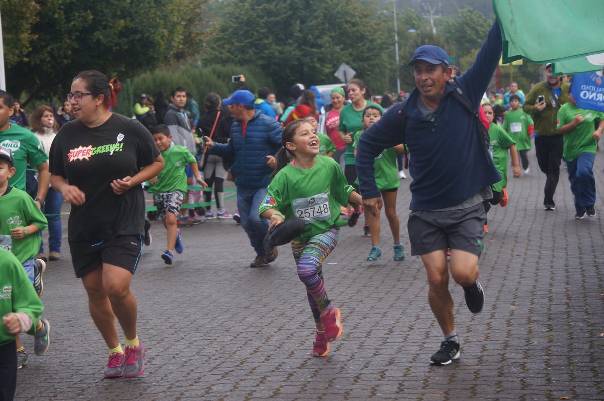OsornoEnLaRed's tweet photo. 5mil participantes en la #CorridaMilo #Osorno #MeLaPuedo junto @NataliaDucoSole @cataduco @Maquitat https://t.co/oTYuQaSVK8 https://t.co/GxmcS7Beyf