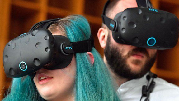 bhatiasachin's tweet image. Amazon eyes VR and AR homewares stores to show you products in your virtual home on.mash.to/2n7dZUo #TechUpda…