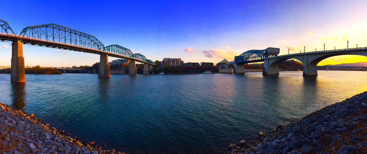 ZHendo_20's tweet photo. Enter cliché "I love my city" or "Chattanooga, you're beautiful" quote here https://t.co/hSAmCXsmLV