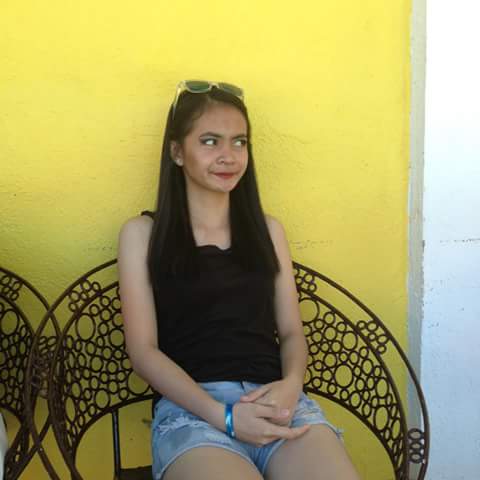 aren_samortin's tweet photo. HAHAHA lakas makastolen 📷 
#outing2k17 https://t.co/qlIeEPtgux