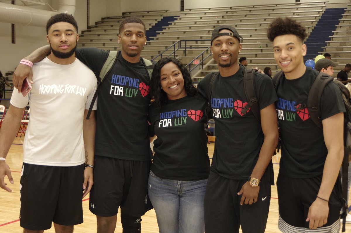 AlanTooStrong's tweet photo. Shout out to @brucebellmedia1 for the amazing pictures #HoopingForLuv ππ½π https://t.co/sK5Kuk4Bbr