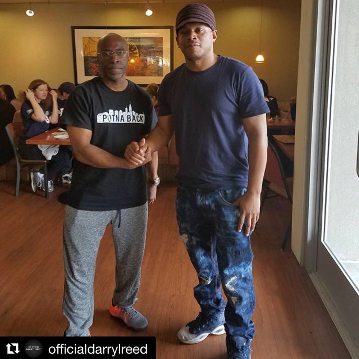 RealSway's tweet photo. #Oakland is coming together. It's a town of winners it's the season to uplift. #Repost @pushnweight https://t.co/CuqbVvfX5q https://t.co/j6mhKqUWD9