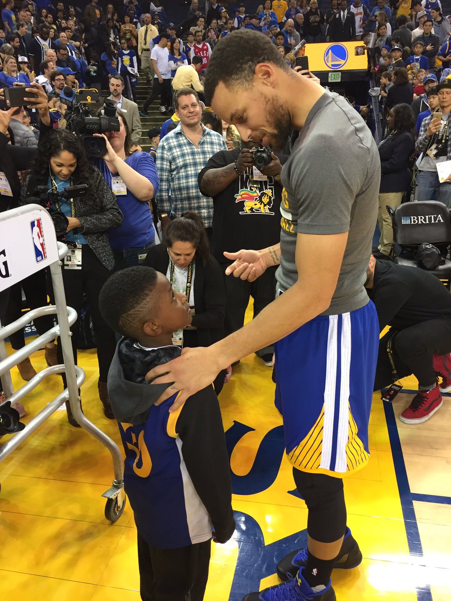 BleacherReport's tweet image. Warriors pay for airfare, tickets to game for 6-year-old fan and his mother ble.ac/2nlHK5l
