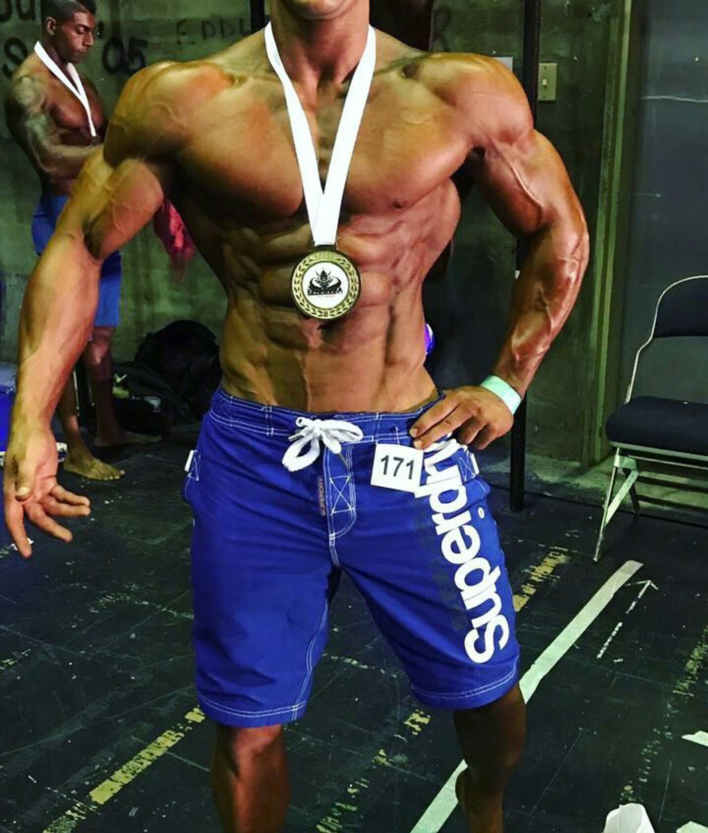 Mindmucle's tweet photo. Guess who😉... When genetics start to work hard💪💪... #abs #fitness #Bodybuilding #biceps #abs #Chest #gains #posing https://t.co/0fVJMeRdcF
