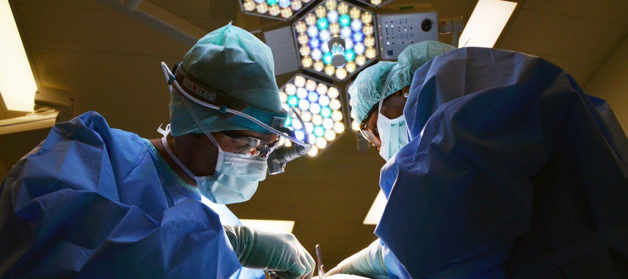A3Noticias's tweet photo. Despedido por pedir días libres en su trabajo para donar a su hija parte del hígado: "Su vida dependía de mí" https://t.co/eT7NYUUCR9 https://t.co/aKROwV2gQM