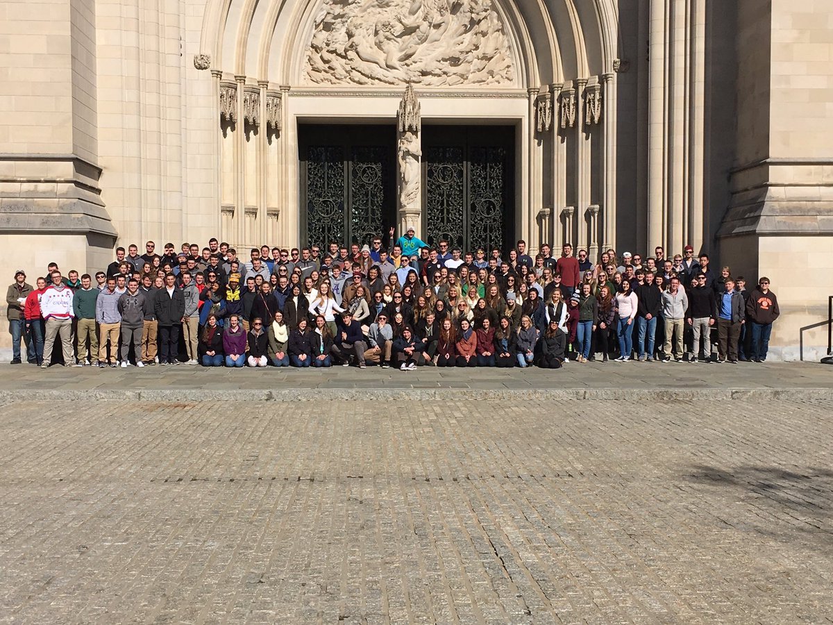davidgibson47's tweet photo. I wanna go back to D.C. with my classmates again😫😫 #takemeback #postD.C.depression https://t.co/Fre4eaMzrG