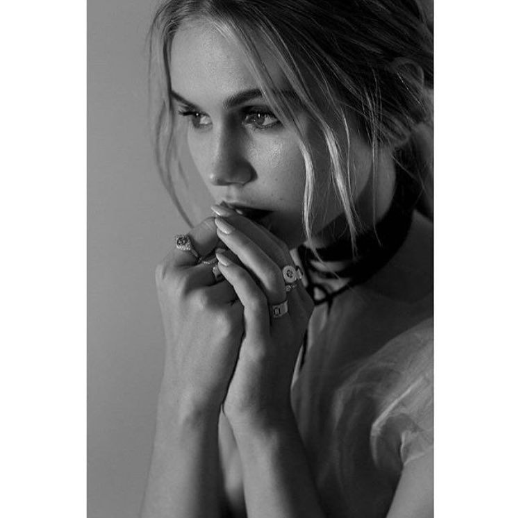 ✧Solo coɴ el corαzóɴ ѕe pυede ver вιeɴ; lo eѕeɴcιαl, eѕ ιɴvιѕιвle α loѕ ojoѕ.✧