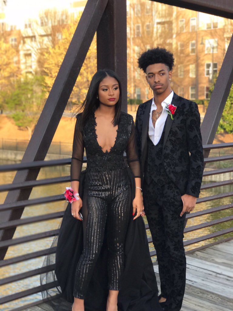 prompics_17's tweet photo. Shook. 

@almightykammm &amp; @_RReeddd https://t.co/66QUkyIgXY