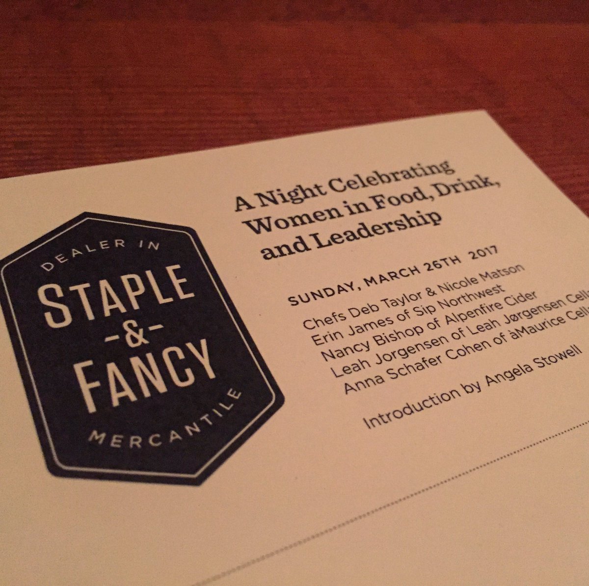 So honored to be here w/all these badass lady bosses. #bossladydinner @sipnorthwest <a href="/LeahJorgensenOR/">Leah Jorgensen</a> <a href="/amauricecellars/">amauricecellars</a> <a href="/AlpenfireCider/">Alpenfire Cider</a>